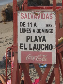Playa Laucho, torre de vigilancia, placa