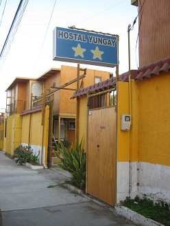 Die Tafel des kleinen Hotels Yungay