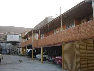 Der Innenhof des kleinen Hotels Yungay in
                        Arica