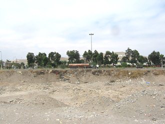 18.-September-Allee, eine grosse Grube beim
                        Castillo-Ibaceta-Kreisel (01)