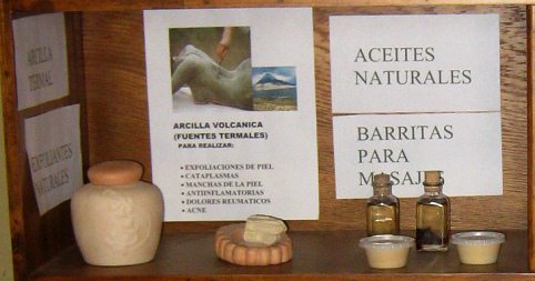 La repisa del taller de cermica: Hojas
                            sobre masaje con arcilla volcnica y
                            aceites