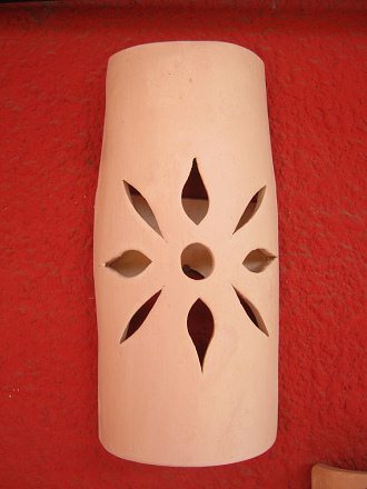 Rosa Keramik-Wandlampe