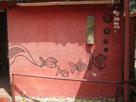Keramikwerkstatt: Fisch-Graffiti mit
                              Muschelmobile