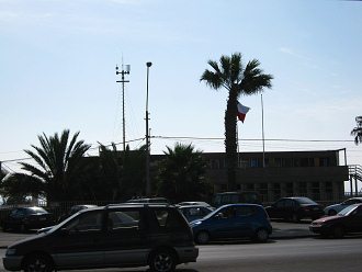 Avenida Velsquez, la sede del
                                    gobierno regional de Arica y
                                    Parinacota 02