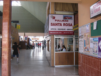 La entrada del terminal de
                                    buses de Arica