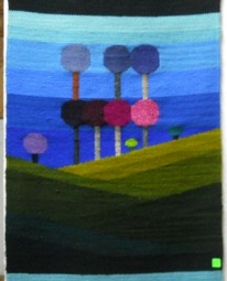 Wandbehang mit einem grafisch
                              dargestellten Strand mit farbigen Bumen
                              01
