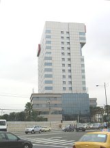 Guayaquil, der "Porta"-Turm an der
                Orellana-Allee (Avenida Orellana), Seitenansicht