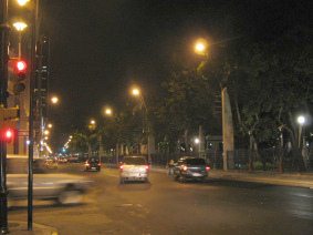 Guayaquil, la pista del Malecn Bolvar en
                        la noche