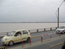 Puente sobre el Ro Babahoyo (03),
                          panorama de la orilla (01)