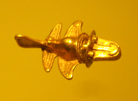 Flugzeug
                  im Goldmuseum von Bogota, eines von vielen