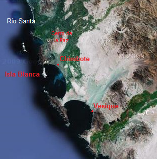 La
                        costa con dos bahías, con Chimbote y Vesique,
                        foto satelital