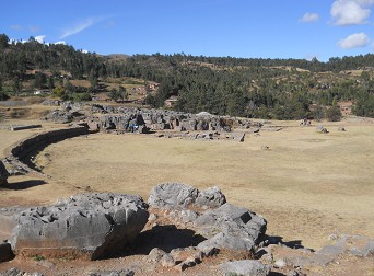 Cusco Sacsayhuamán, das Amphitheater 03