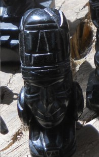 Kunsthandwerkwerkstatt in Cusco
                    Sacsayhuamn, schwarze Figuren 06, ein
                    Ausserirdischer (Inca?): Es waren GTTER