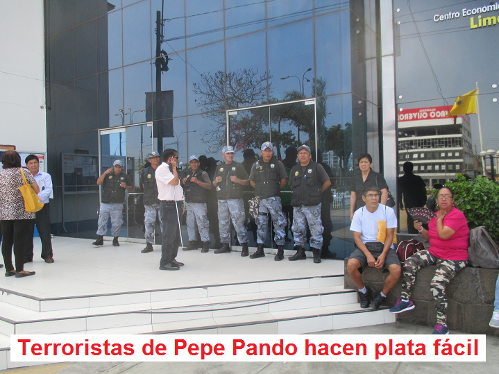 FOTO 10: Municipalidad de Independencia
                      (Lima): los terroristas del Pepe Pando Hitler se
                      preparan y siguen haciendo plata fcil - 3-4-2019