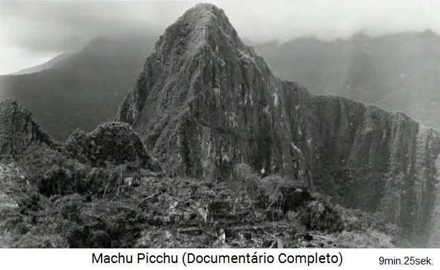Bingham en
                      Machu Picchu en 1912: zona cubierta con casas de
                      trabajo