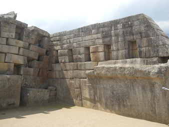 Templo principal: pared derecha interior