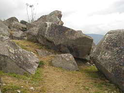 Cantera de Machu Picchu: piedra con superficie
                    plano