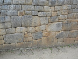 Machu Picchu, muro grande, detalle 01