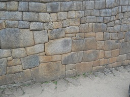 Machu Picchu, muro grande, detalle 02