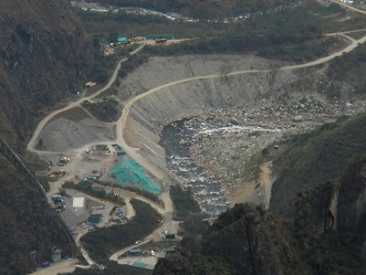 Camino al puente Inca, vista al valle Urubamba,
                    primer plano 01