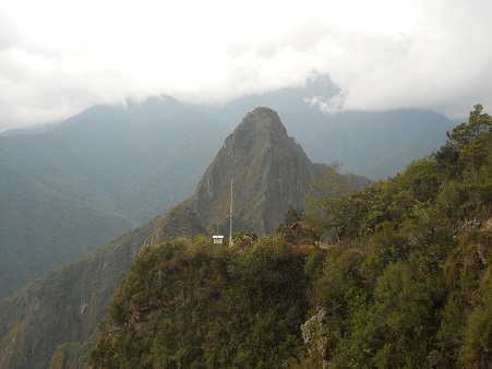 Mirador Huaynapicchu con antena meteorolgica
                    SENAMHI
