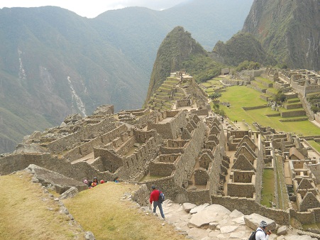 Vista a las instalaciones de Machu Picchu 01