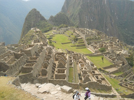 Vista a las instalaciones de Machu Picchu 02