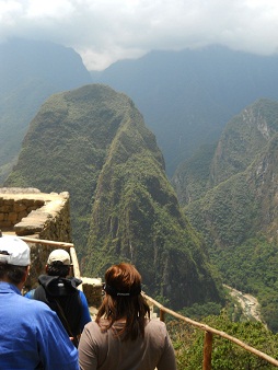 Der Touristeneingang zu Machu Picchu, der Putucusi-Berg