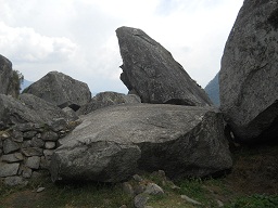 Der grosse Steinbruch von Machu Picchu:
                    Steinechaos