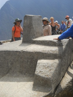 Machu Picchu: Der Sonnenuhr-Stein
                    (Sonnenjahr-Stein) 6