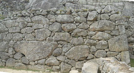 Steinmauer mit einfacher Technik, Panoramafoto