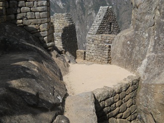 Machu Picchu und ein Wiesel im Adlergefngnis [Adlertempel?]  02
