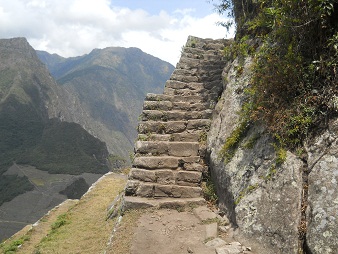 Aufstieg zum Gipfel Huaynapicchu, letzte Treppen