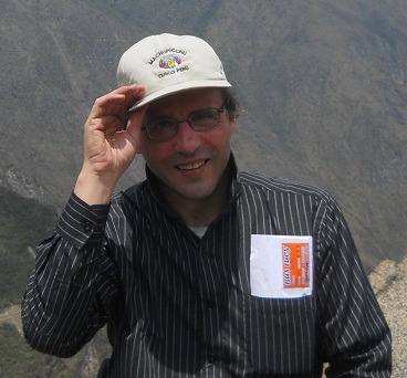 Michael Palomino auf dem Gipfel von
                    Huaynapicchu (Foto von 2011), Nahaufnahme