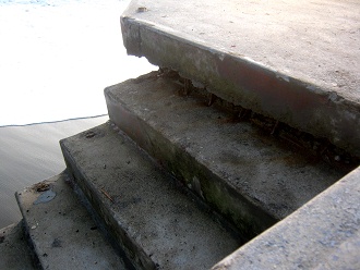 Malecn, una escalera inclinada, primer
                          plano
