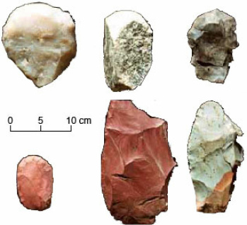 Instrumentos en piedra de las cuevas de
                        Pachamachay
