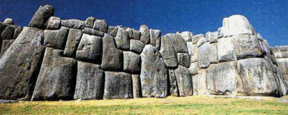 Muro incaico de la
                          fortaleza de Sacsayhuaman, 2 km. en el
                          noroeste de Cusco