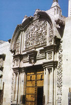 Arequipa, la
                          primera casa del seminario San Jernimo,
                          construido en 1738
