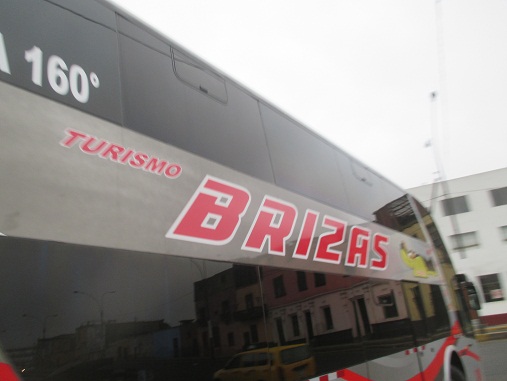 Der Bus der Busfirma "Las
              Brizas"