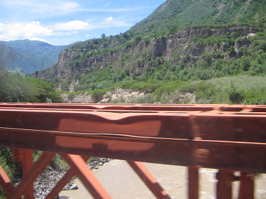Pasbamos el puente del Ro
                                  Pampas a las 13:24 horas