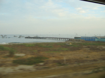 Panamericana in Nord-Peru bei Mancora, Strandbucht mit
            Panorama
