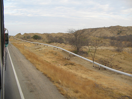 Panamericana Norte zwischen Mancora und Piura,
            Pipeline