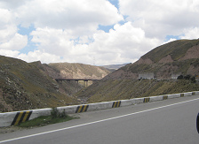 Vista de la valle con puente
                                  (01)