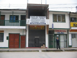 Oficina tcnica en Oxapampa, lugar de venta
                        para mapas de la regin, fachada 02