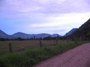 El panorama de las cordilleras en el sur de
                        Oxapampa con el cielo de la noche 02